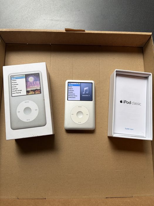iPod classic 160 GB + etui i kable