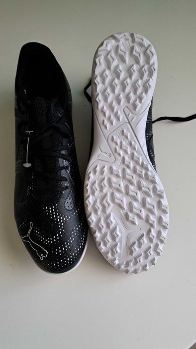 Puma кросівки для гри у футбол