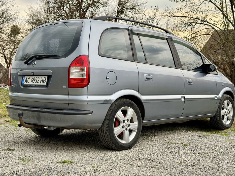 Opel Zafira 2004 рік 1,6 бенз 7 - місна