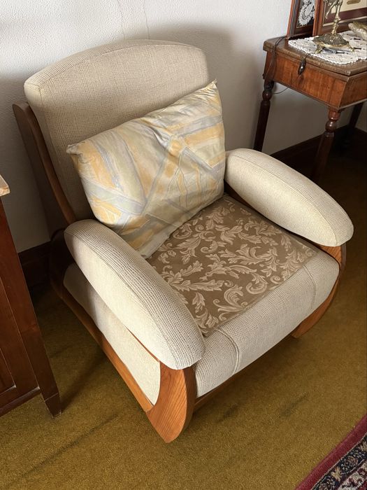 Conjunto de duas poltronas de madeira dos anos 70