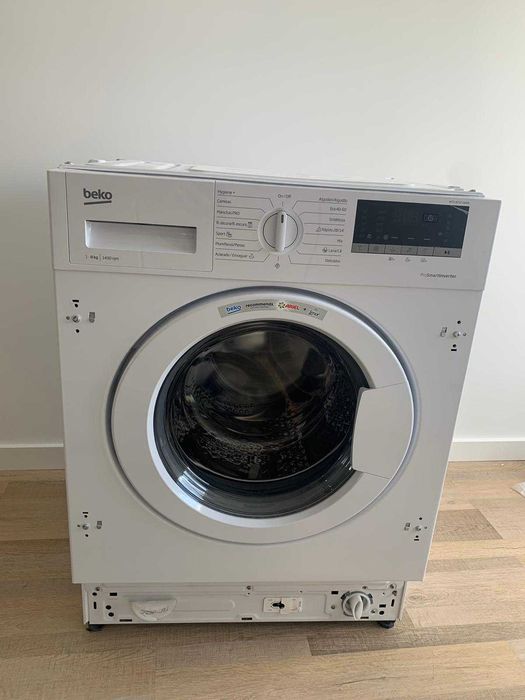 Vendo Máquina de Lavar Roupa BEKO WITV 8712 XW0R (8 kg - 1400 rpm)