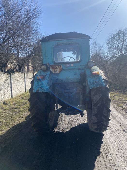 Продаєця трактор т-40