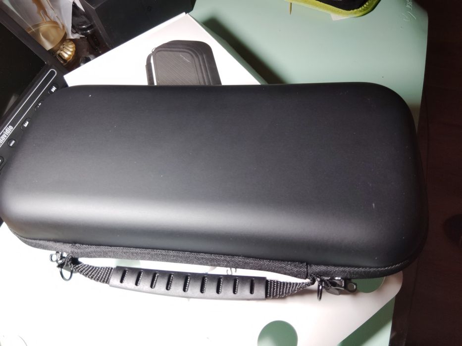 Etui na konsole bryzgoszczelne