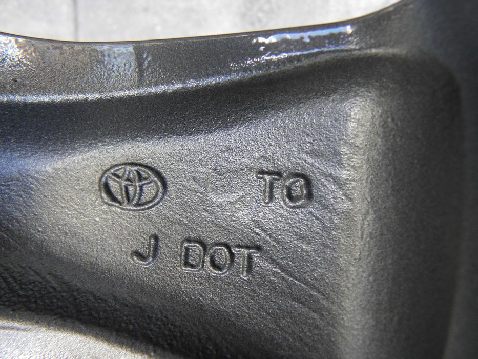 Felgi 17 Toyota 5x100 ET45 Avensis Caldina Matrix Voltz Wish Lexus CT