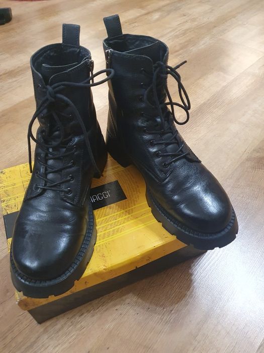 Продам ботинки зимние