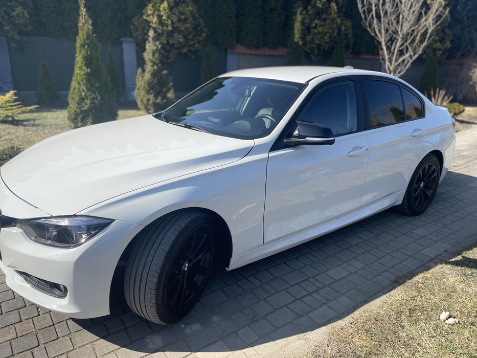 BMW 320I 2018 року