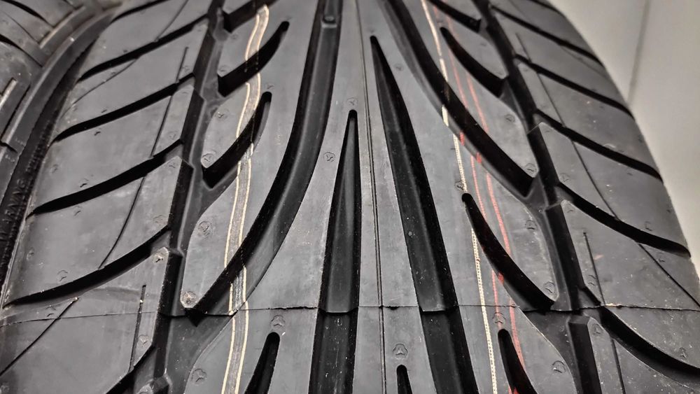 Шини 235/50R18. Dunlop, 99% Німеччина.