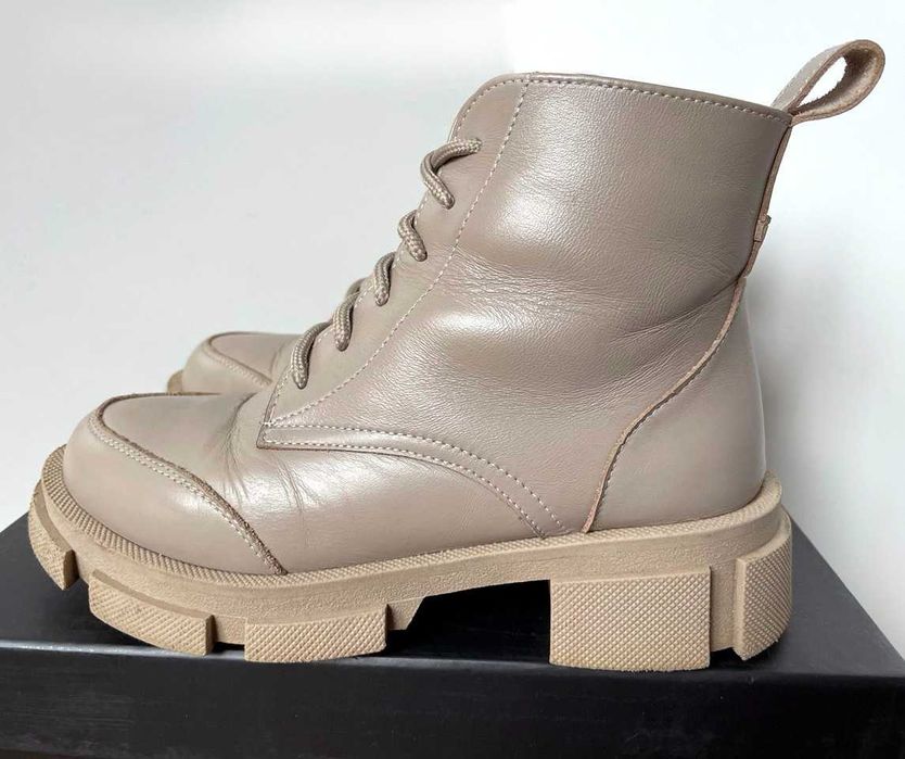 Черевики шкіряні на хутрі на платформі бежеві р. 37