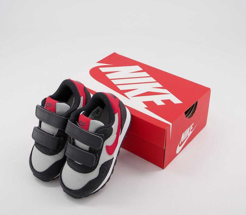 Sapatilhas / Ténis Nike MD VALIANT N°22