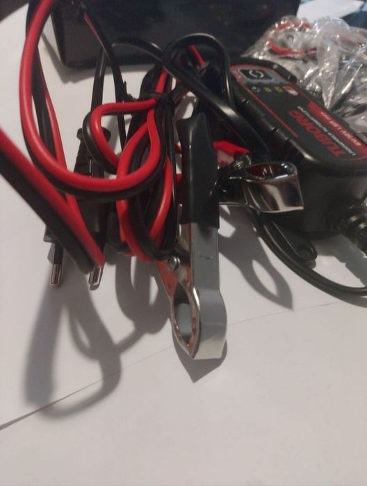 Automatyczna ładowarka do akumulatorów
kwasowych żelowych otowiowych