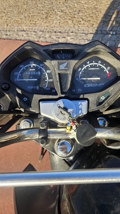 Honda cb125f em bom estado