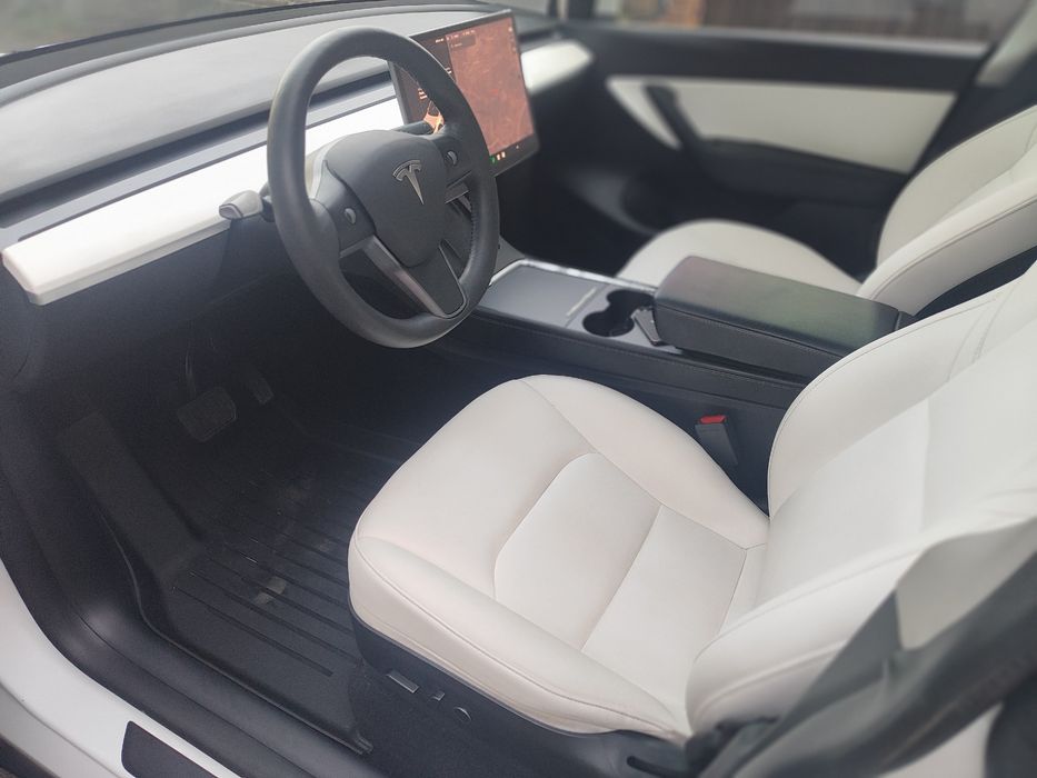 Tesla Model Y 21 р. 82 кВ. Київ