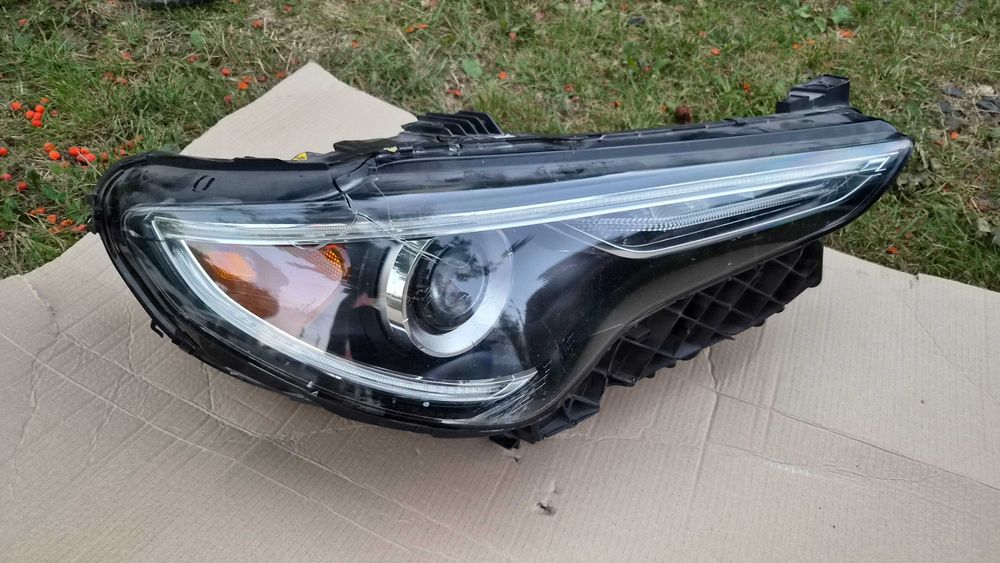 Alfa Romeo Stelvio правая фара + блок