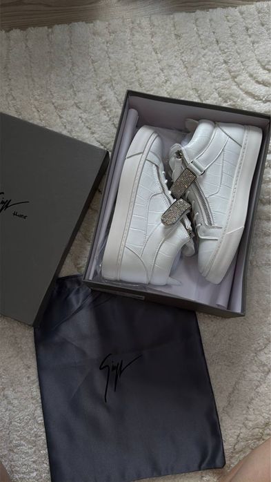 Giuseppe zanotti,нові,розміри:38,39