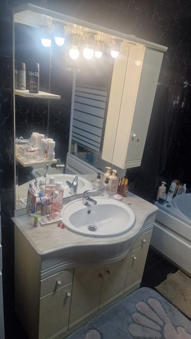 PARA DESPACHAR Movel de casa de banho com espelho e luz