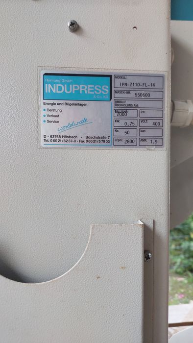 Прасувальний стіл  + парогенератор