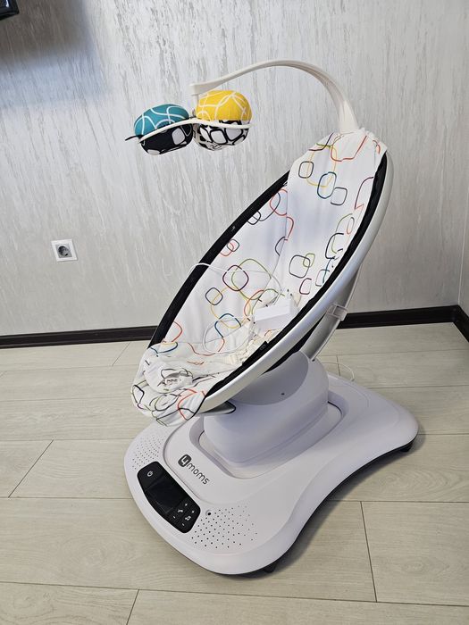 Заколисуючий центр 4moms mamaRoo