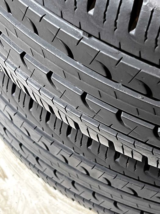 Pneus Goodyear Efficient Grip SUV 4x4 - 215/70/16 - Como NOVOS
