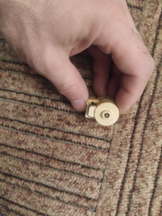 Маленький электромоторчик для детских игрушек СССР.