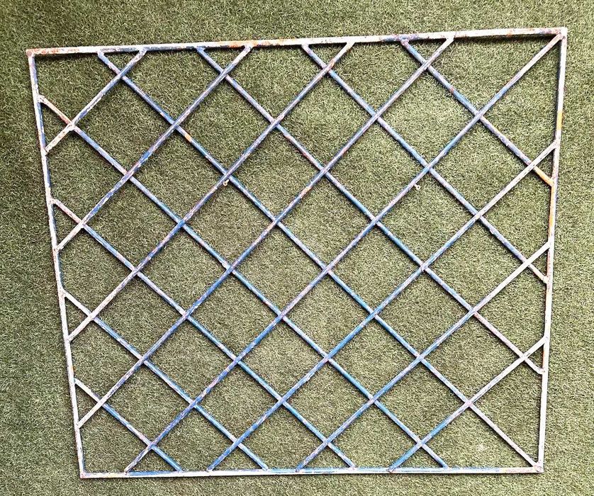 Grade de janela  em ferro maciço 115X100 cm