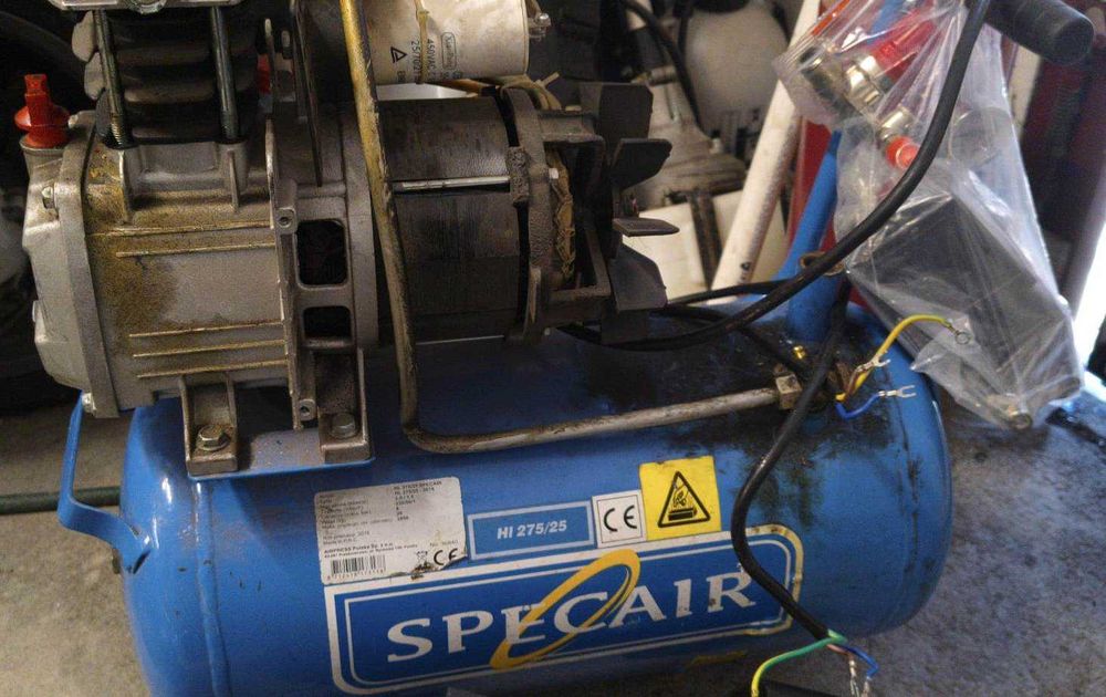 Kompresor uszkodzony do naprawy lub na części