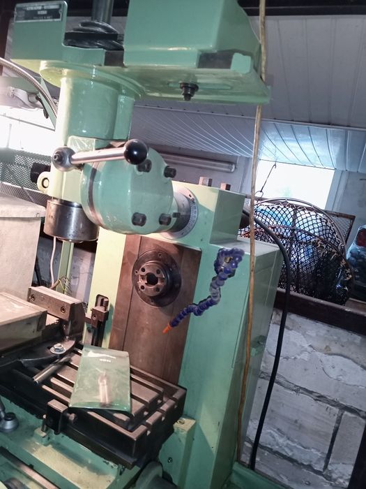 Frezarka Kovopol 2 wrzeciona.
