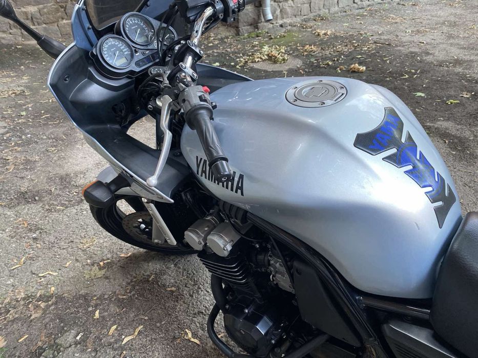 Yamaha FZS 600 Fazer