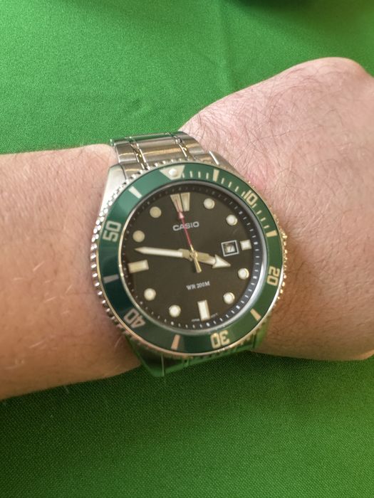 Продам годинник Casio MDV-107D-3AVEF