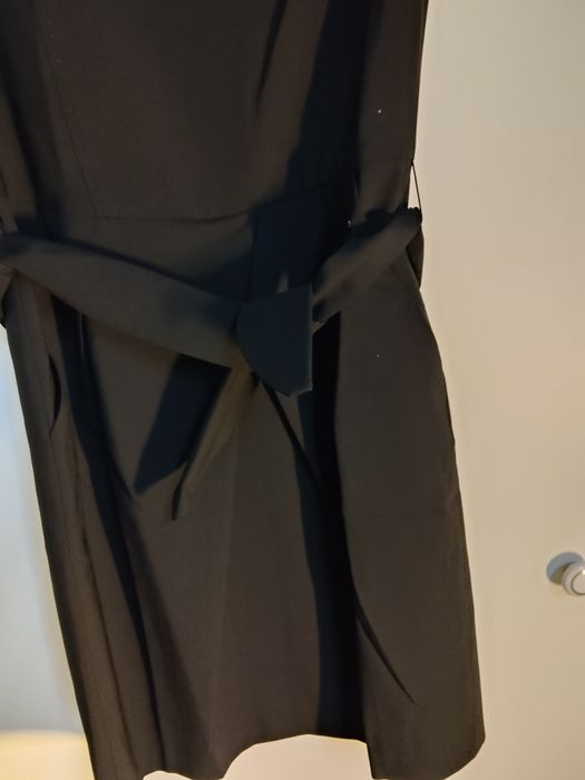 Lindo Vestido Preto marca Escada