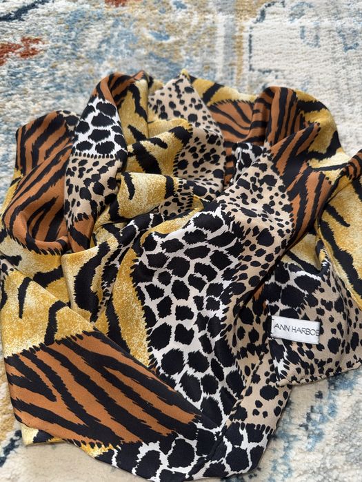 Ann Harboe Jedwabna Apaszka/ Szal w zwierzęcy print 100% Jedwab