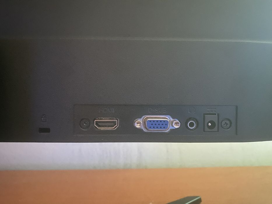 Monitor Gaming AOC 24” 60Hz Full HD – Muito Bom Estado
