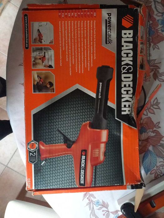 Pistola silicone elétrica Black+Decker