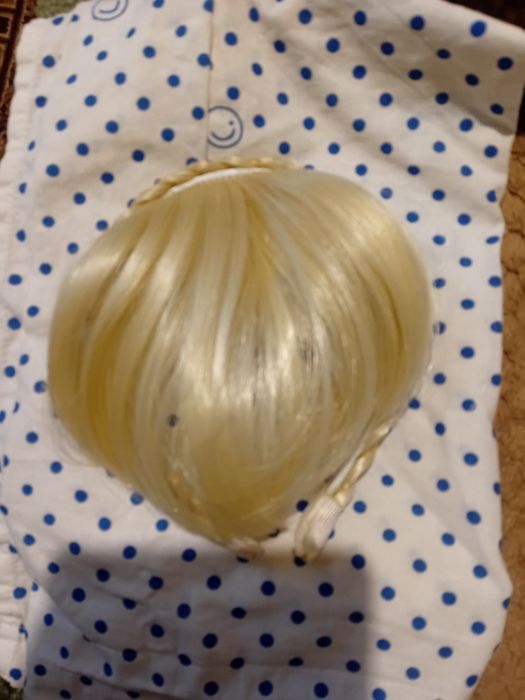 Чёлка  с обручем блонд