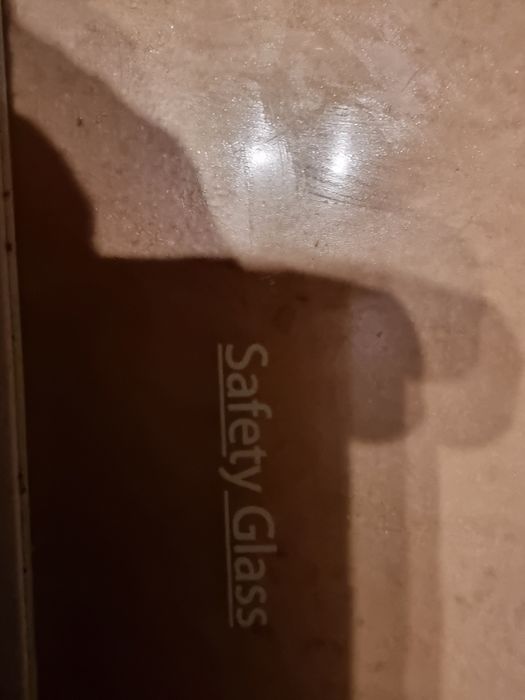 Szklane półki do lodówki