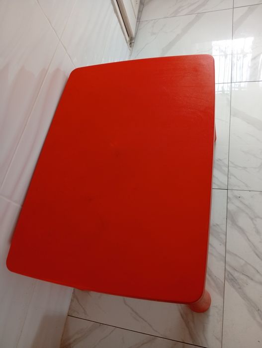 Stolik IKEA Mammut dla dziecka
