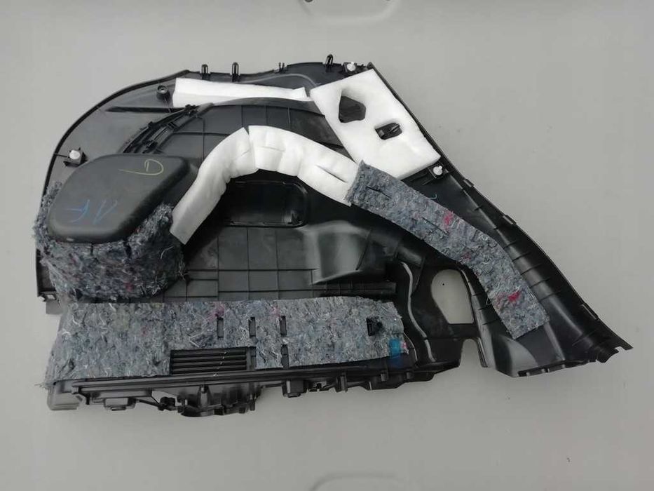 boczek bagażnika lewy tył toyota yaris iii lift 14-20r