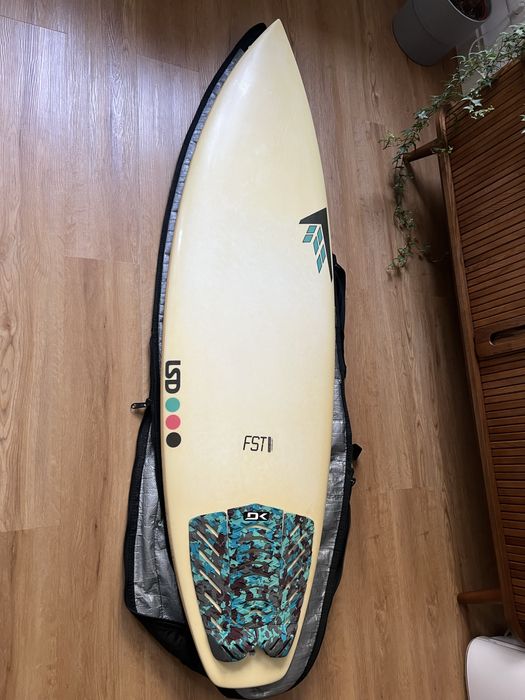 LSD-Firewire 5'8 27L + Saco Ocean & Earth