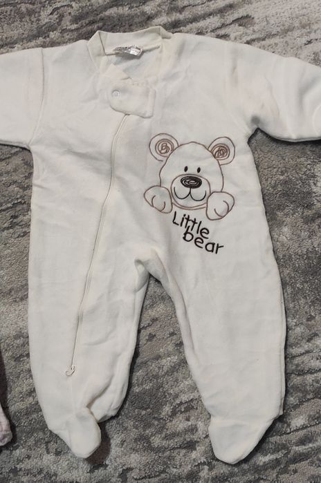 Pajacyk welurowy dla dziewczynki rozmiar 62