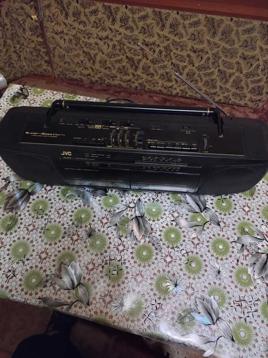 Магнитофон - JVC.