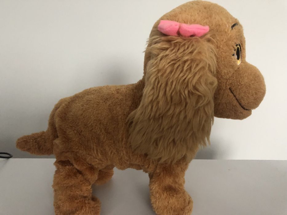 Люсі інтерактивна іграшка