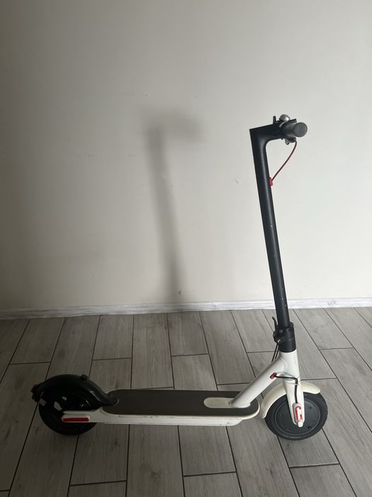 Самокат Xiaomi Mi Electric Scooter M365