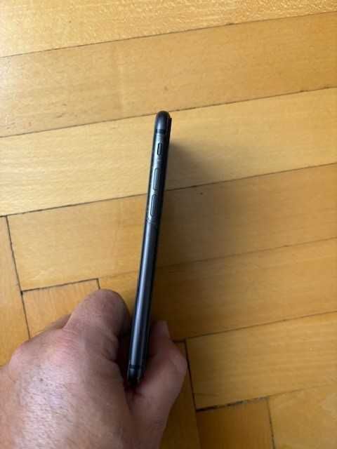 Sprzedam Iphone 8