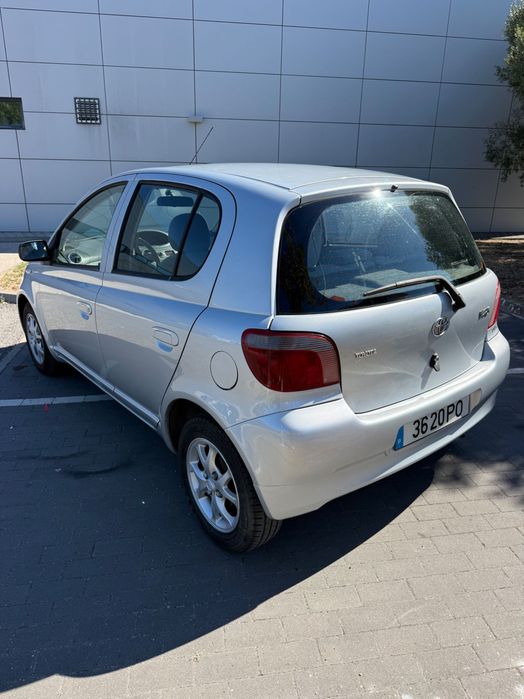 Toyota Yaris 1.0  - Estimado - 124 mil klms - Revisao - Pneus novos - Pintura nova
