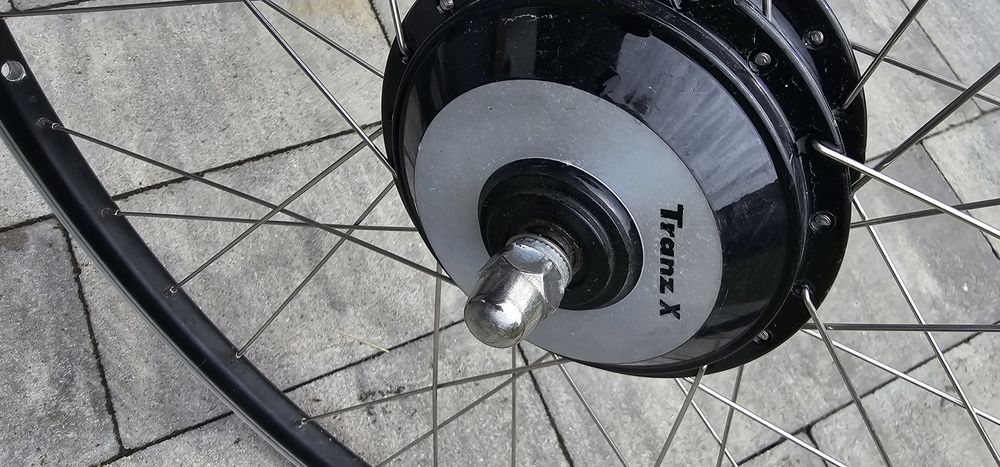 Felga aluminiowa obręcz rowerowa 28" z dynamem Tranz X