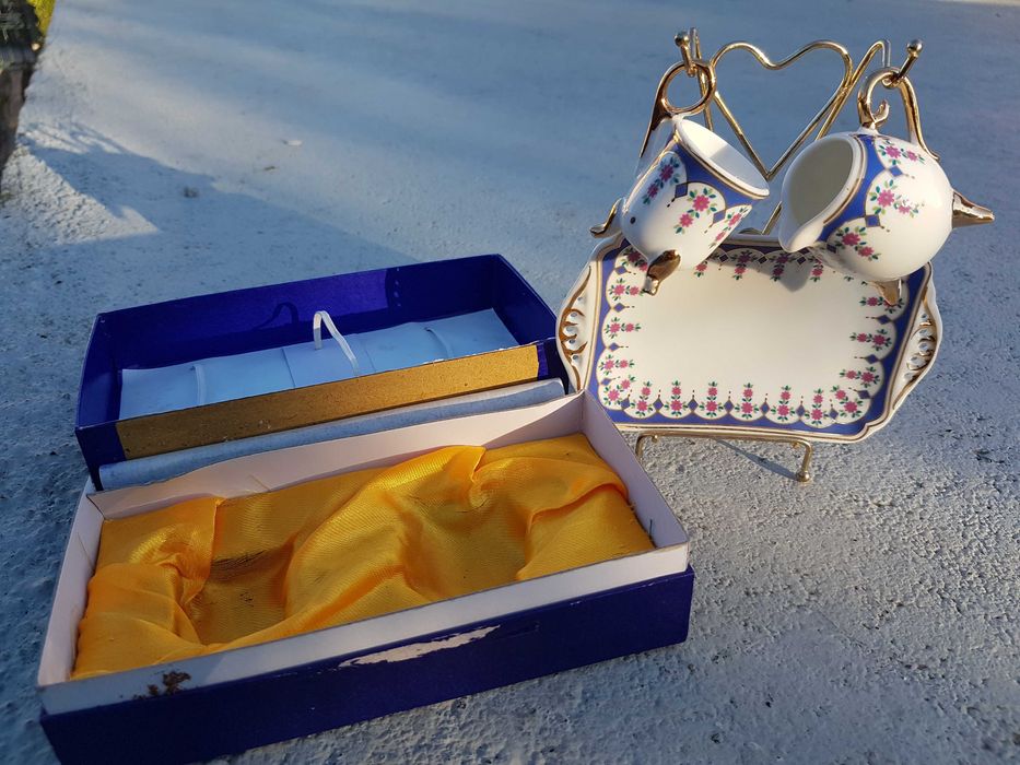 Peça em loiça para decoração ou servir - Chá - Leite - Bolo