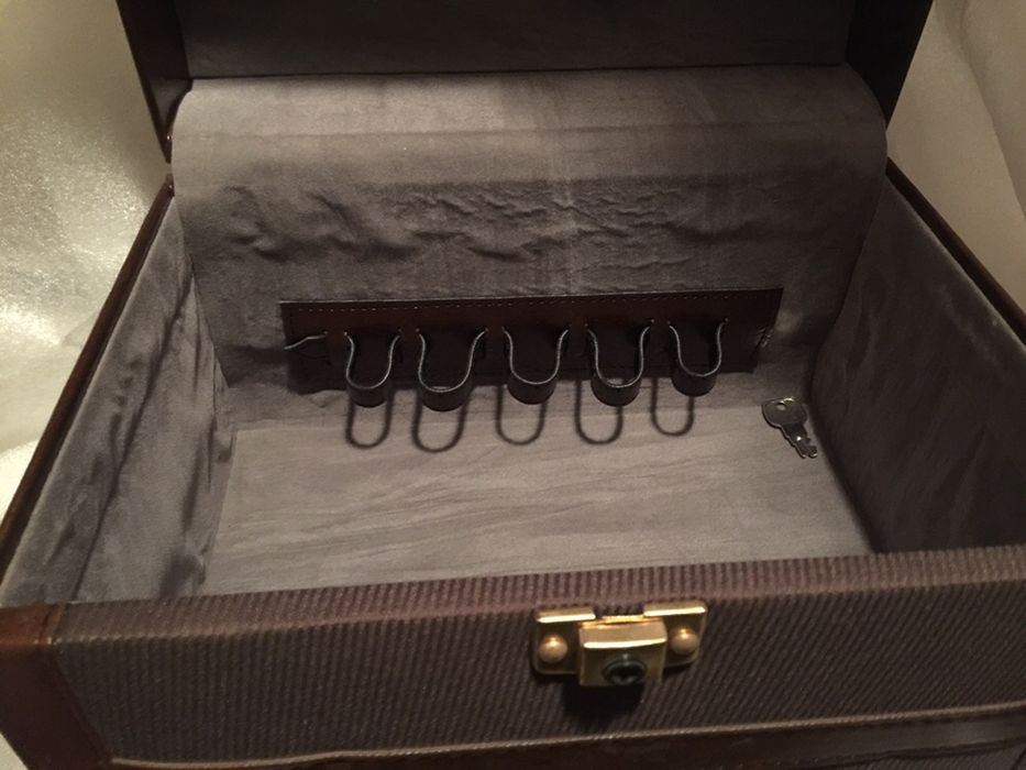 Necessaire castanho