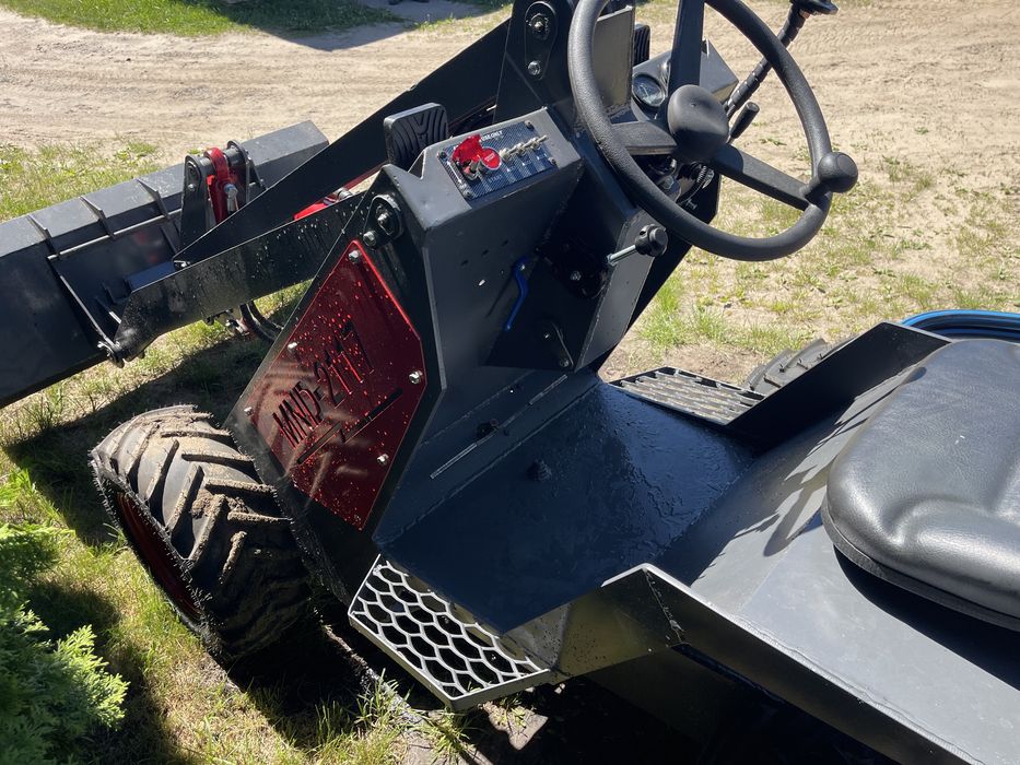 Погрузчик 4х4, мінінавантажувач MND-2117