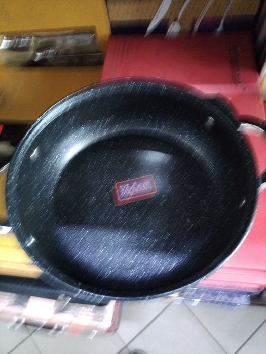 Garnek wysoka patelnia rondel wysoki z uchwytami i pokrywka z zestawu