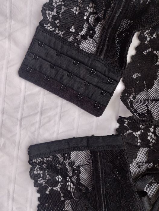 Жіночий бюстгальтер 80С та 85D та 80С