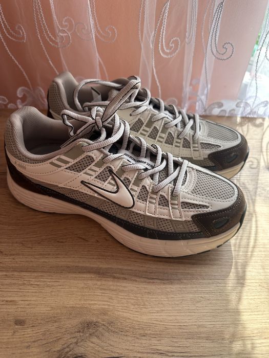 Кросівки жіночі nike